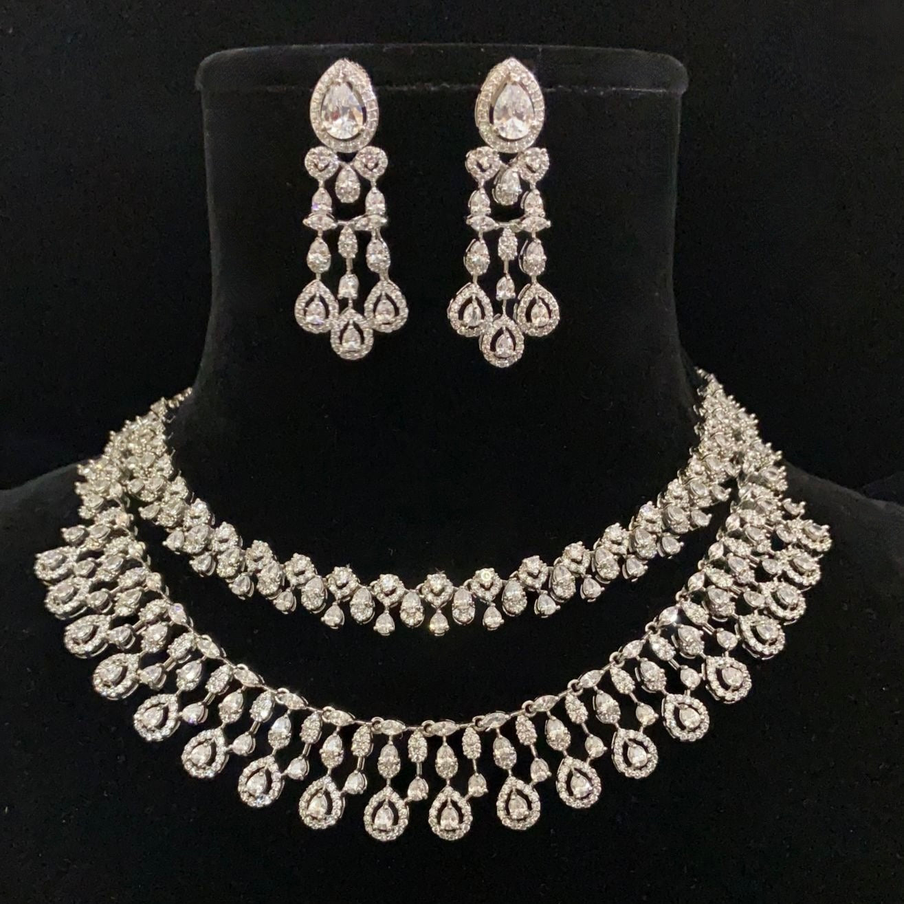 GIANA DIAMOND NECKLACE