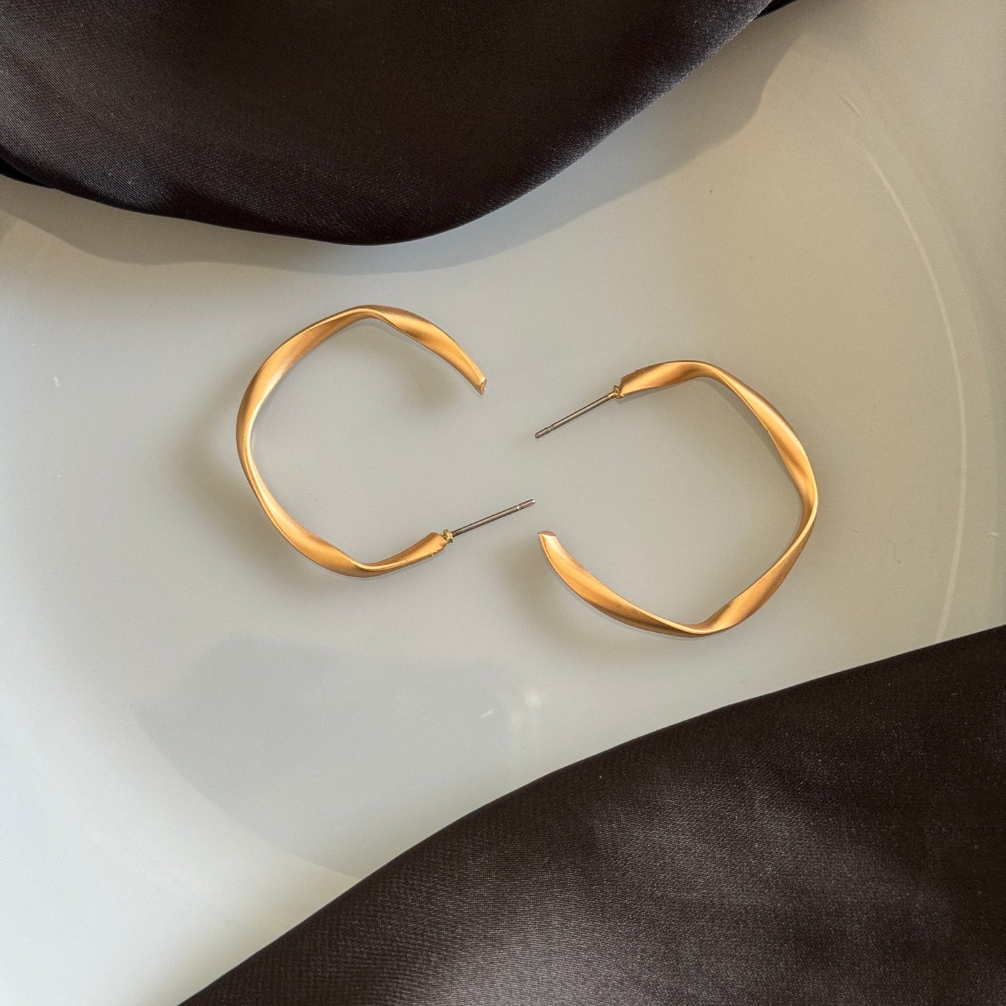 SWIRL HOOPS