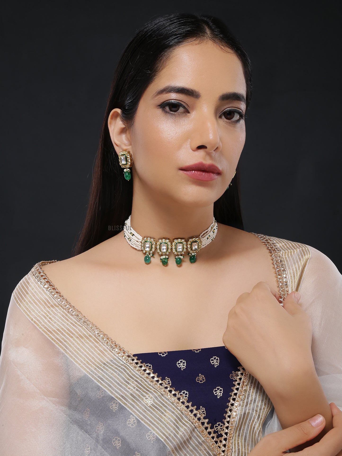 URMI CHOKER