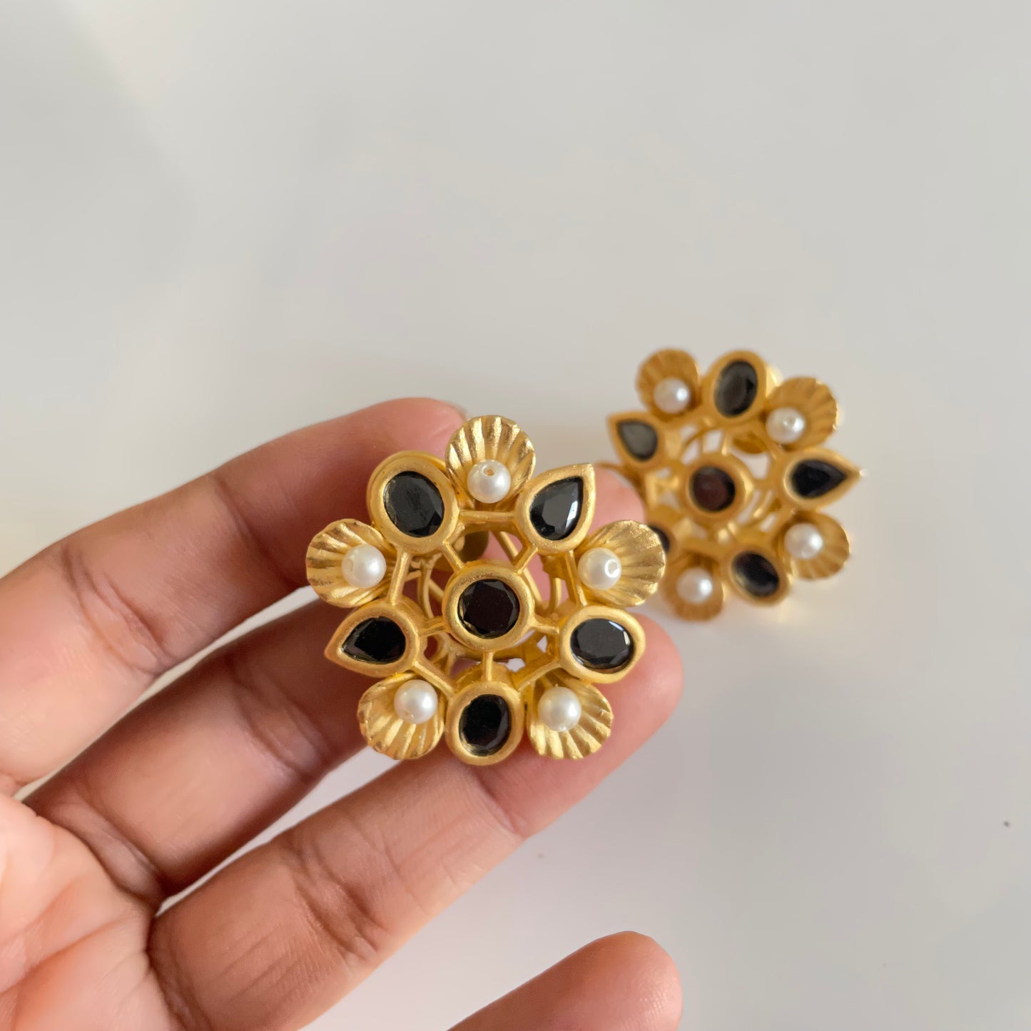 Sera Studs