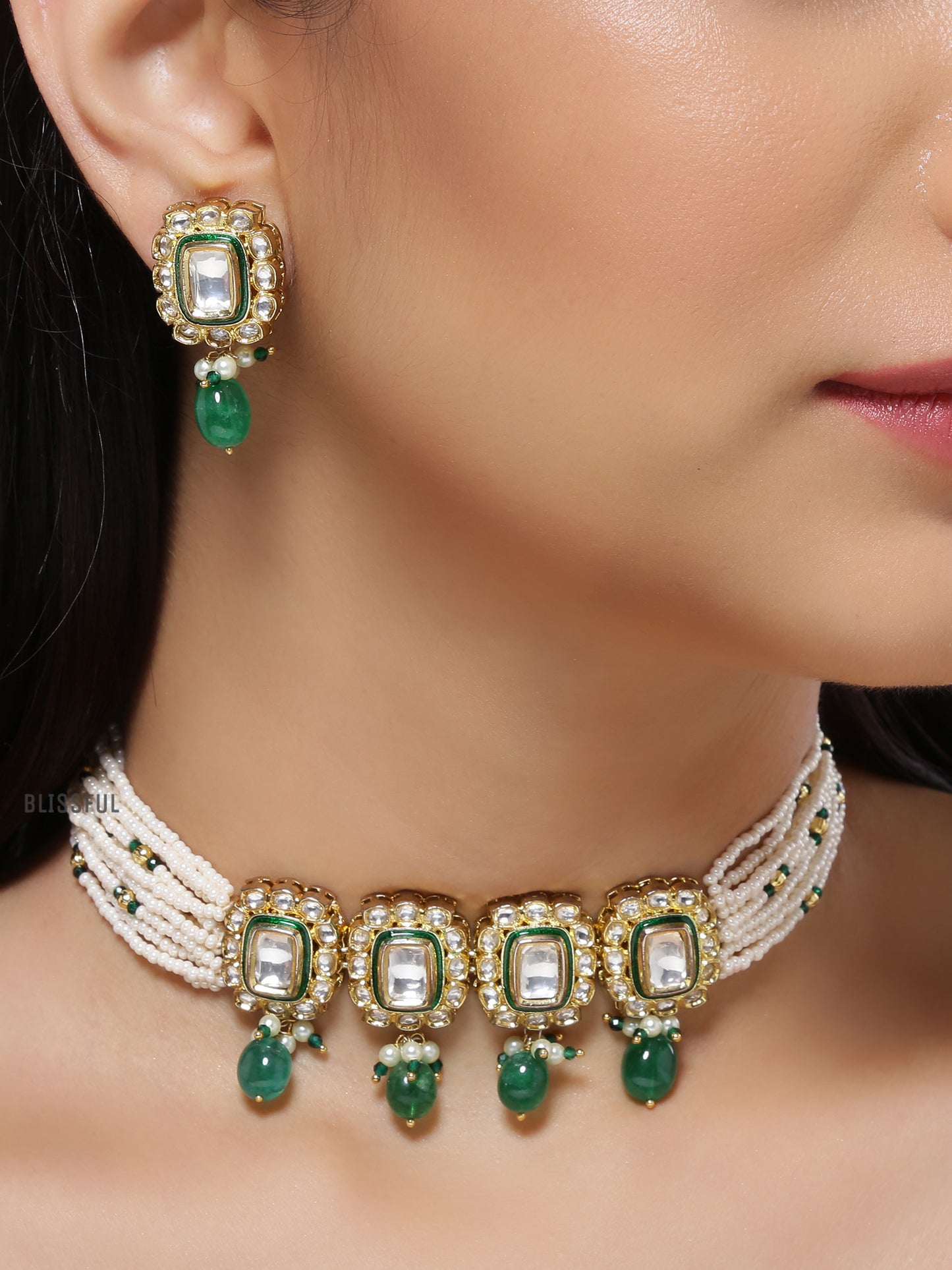 URMI CHOKER