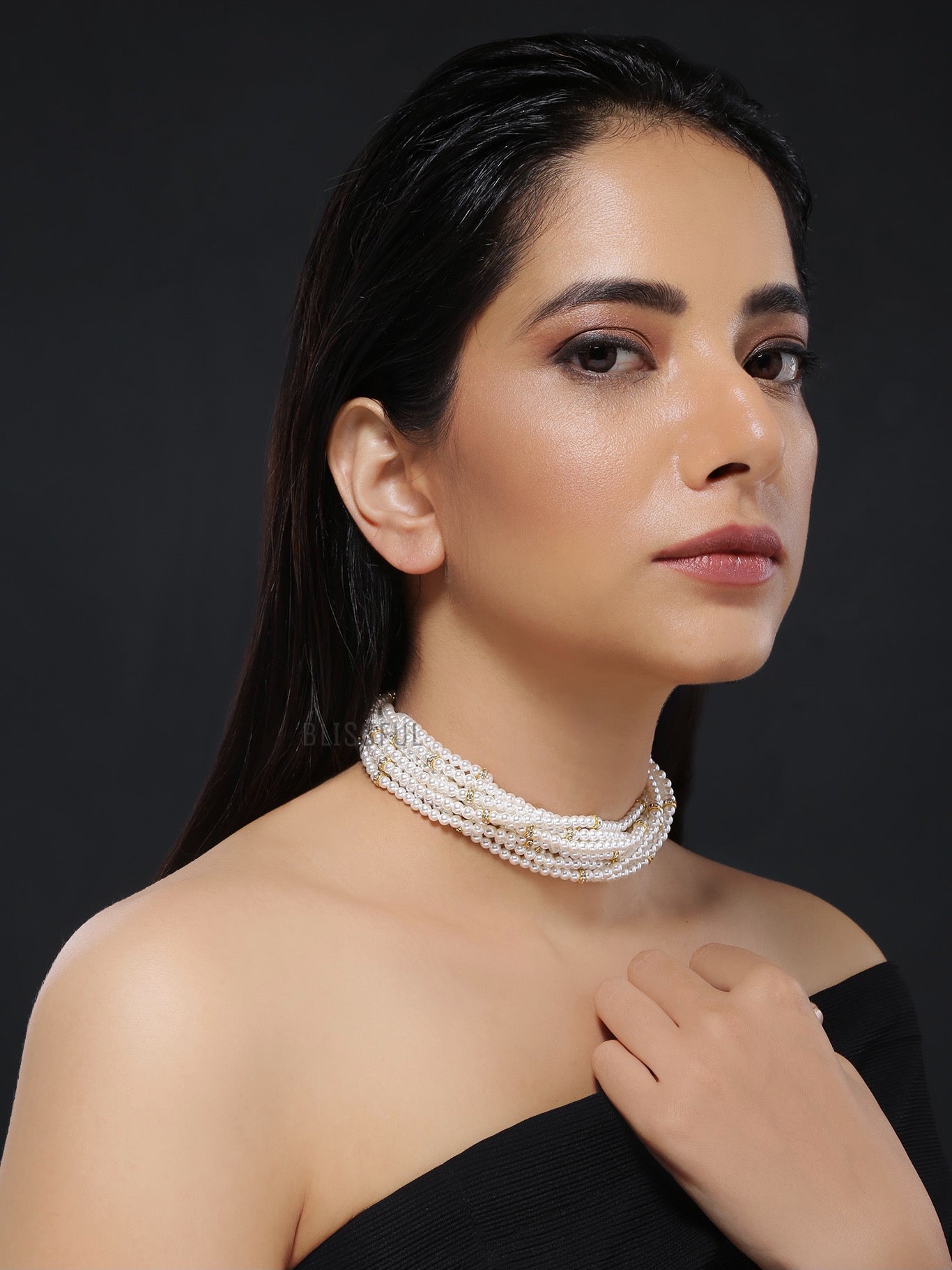 WHITE RACHEL CHOKER