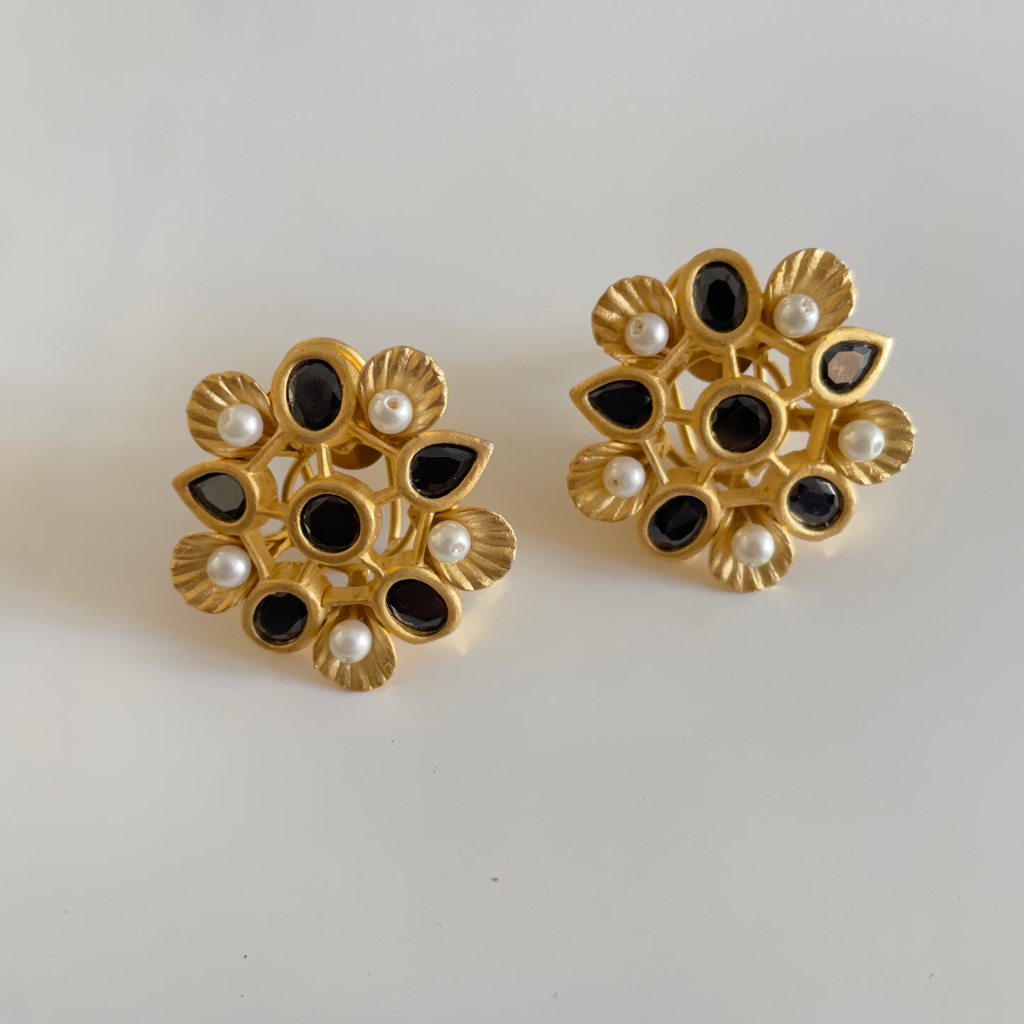Sera Studs