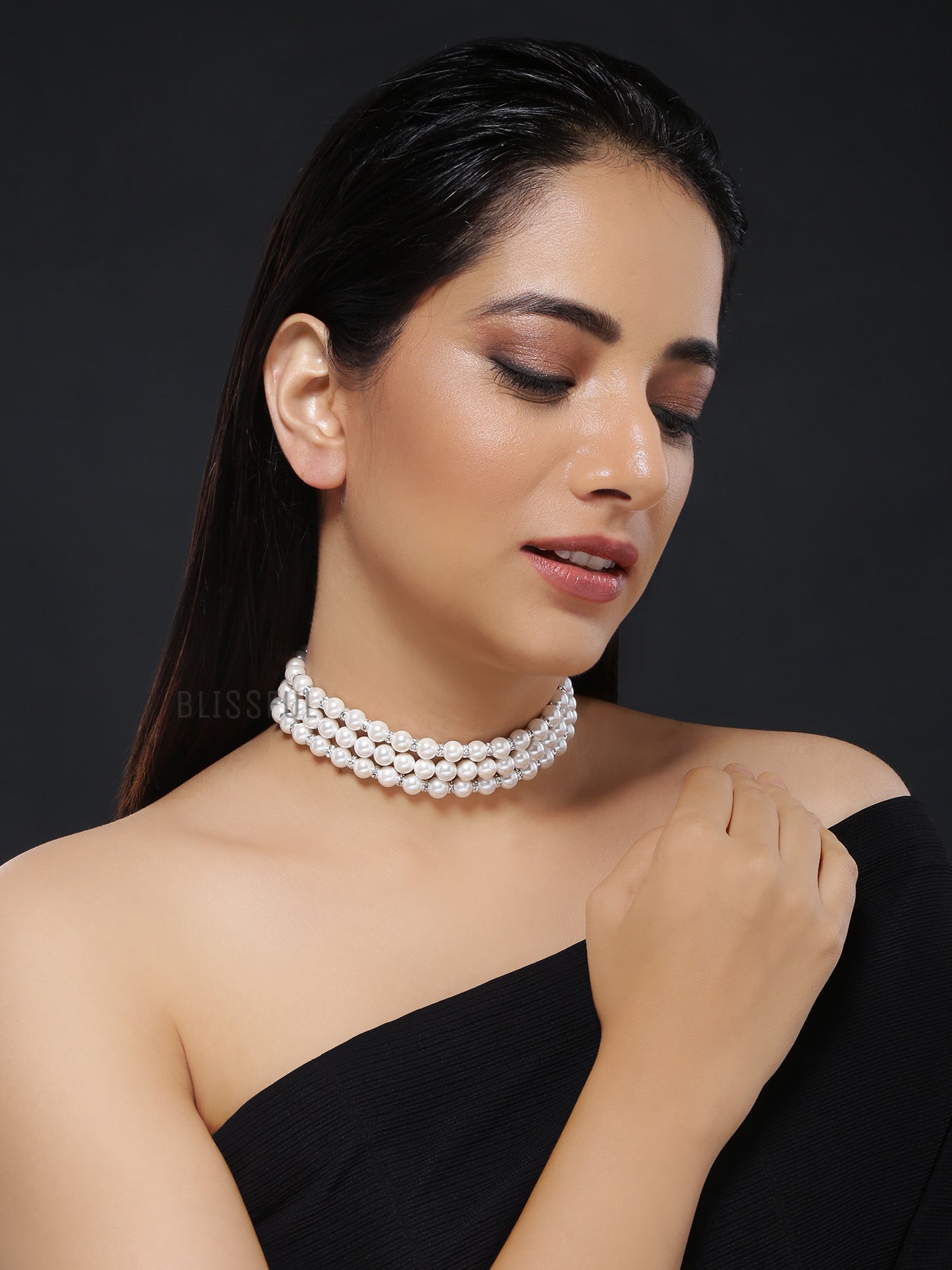 Clara II Pearl Choker