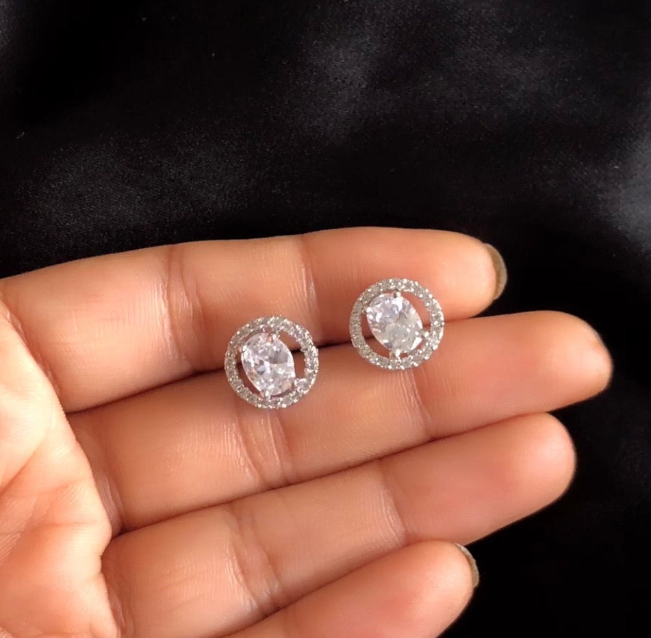 Oval Halo Solitare Earrings