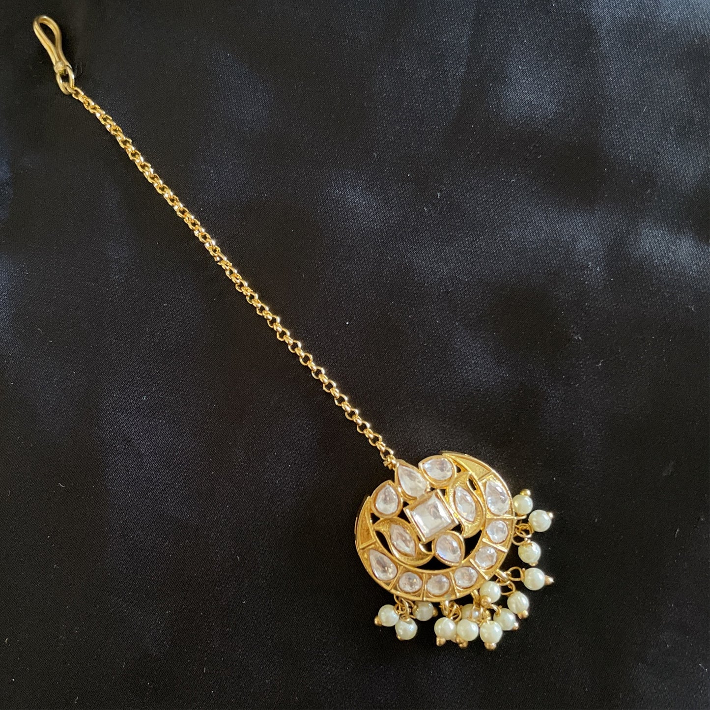 Kundan Maang Tikka