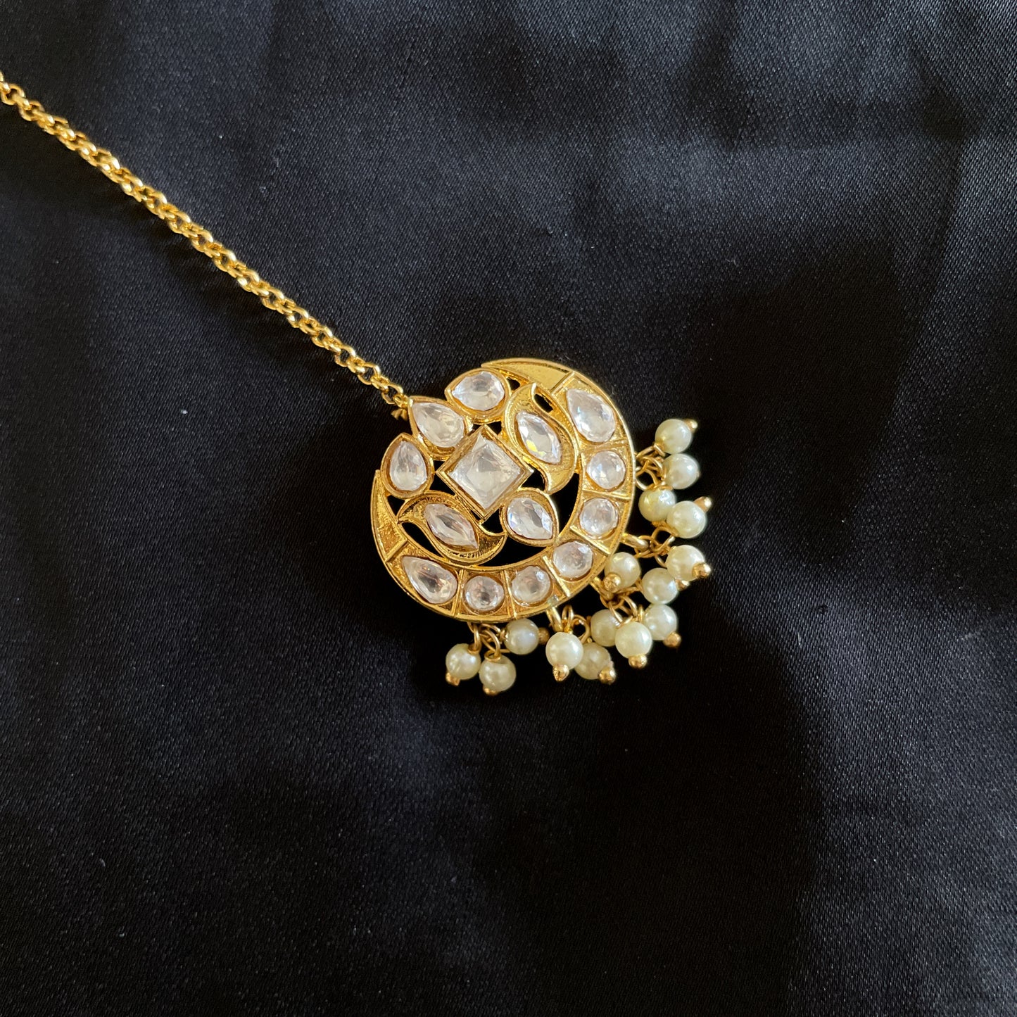 Kundan Maang Tikka