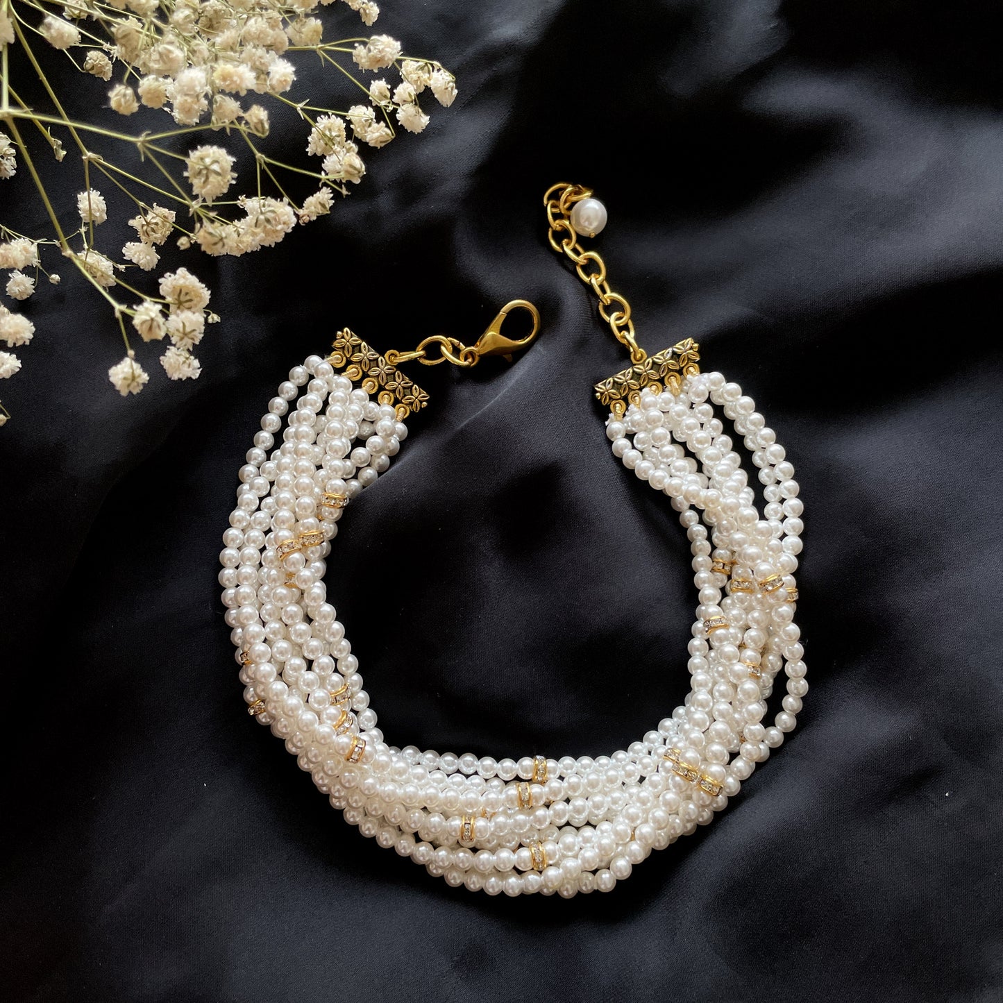 WHITE RACHEL CHOKER