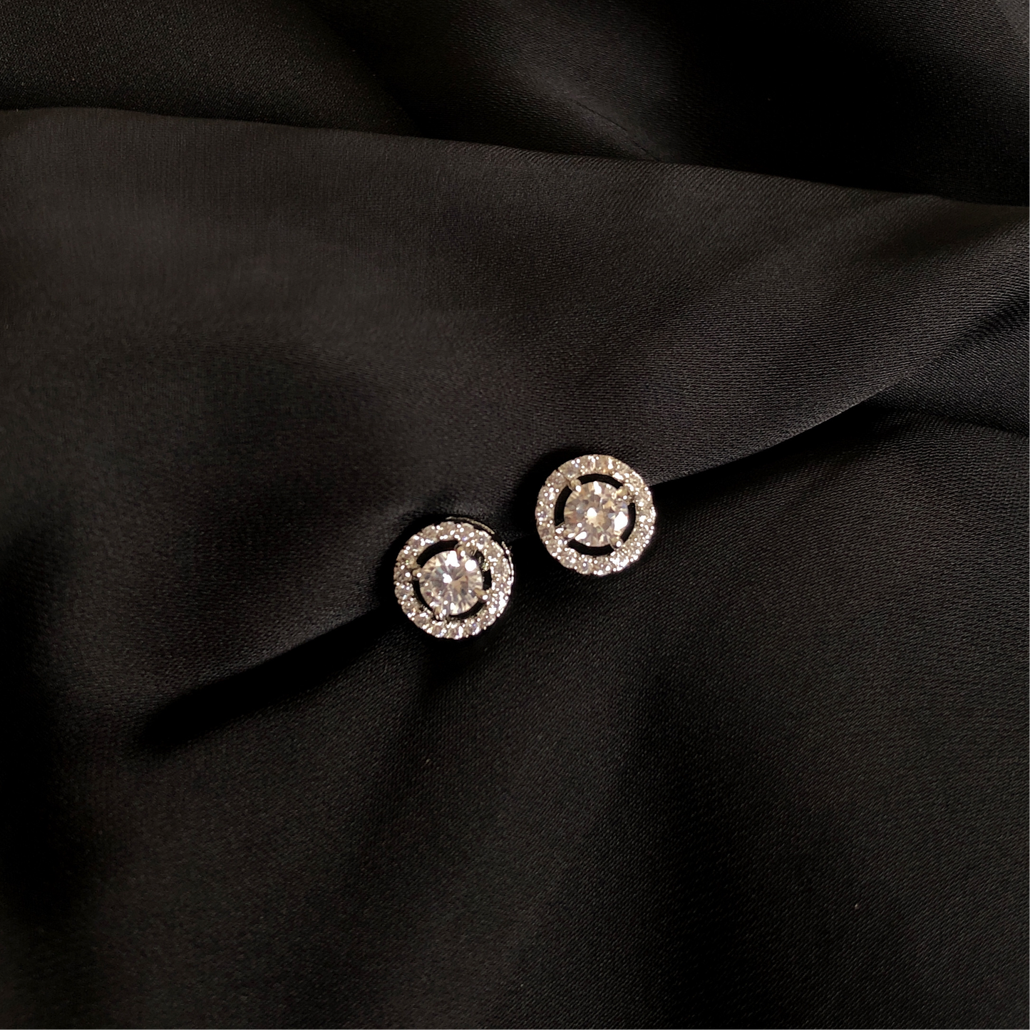 Halo Solitaire Earring