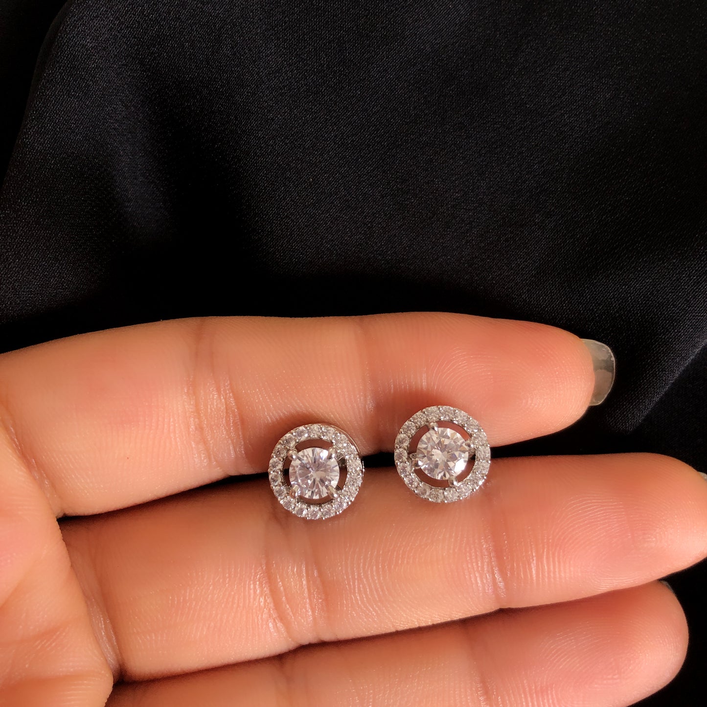 Halo Solitaire Earring