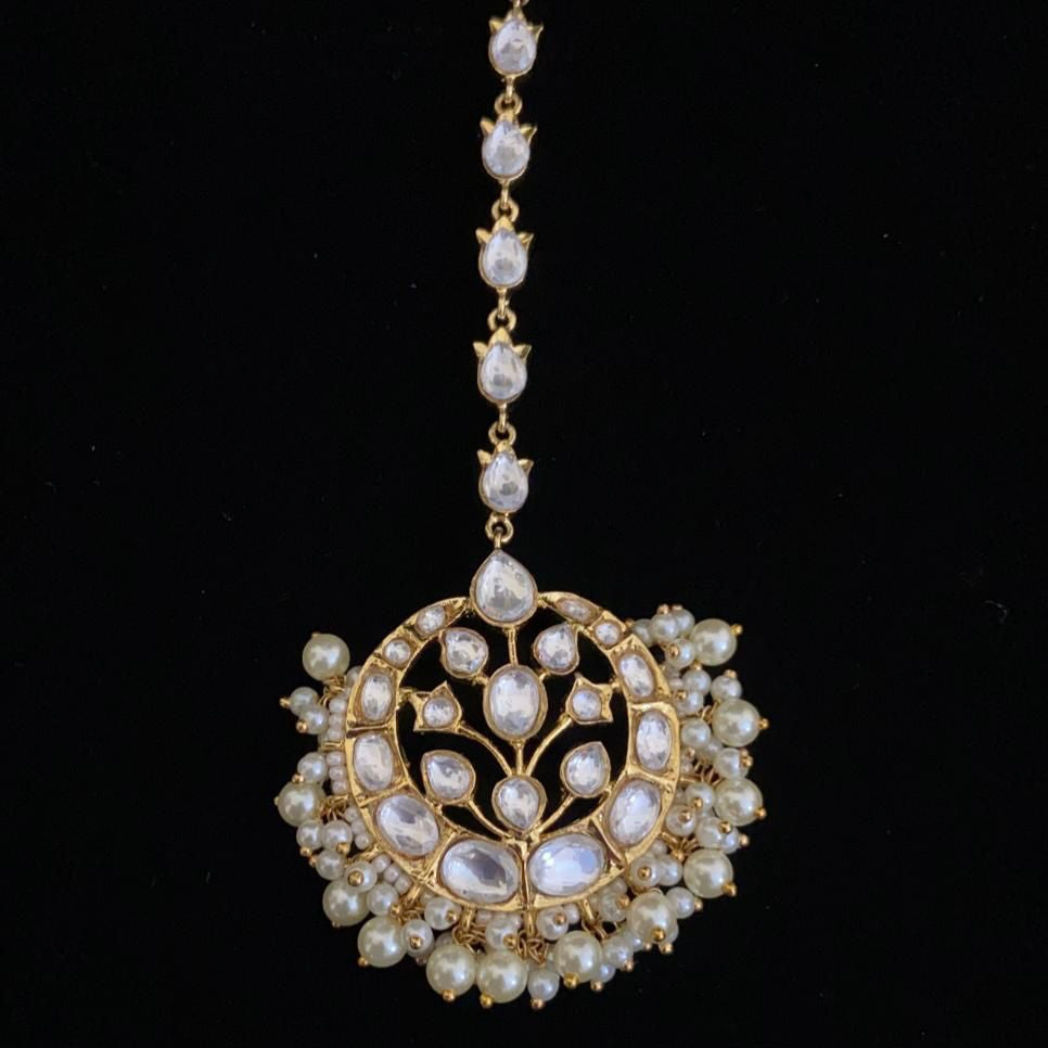 Kundan Maang Tikka