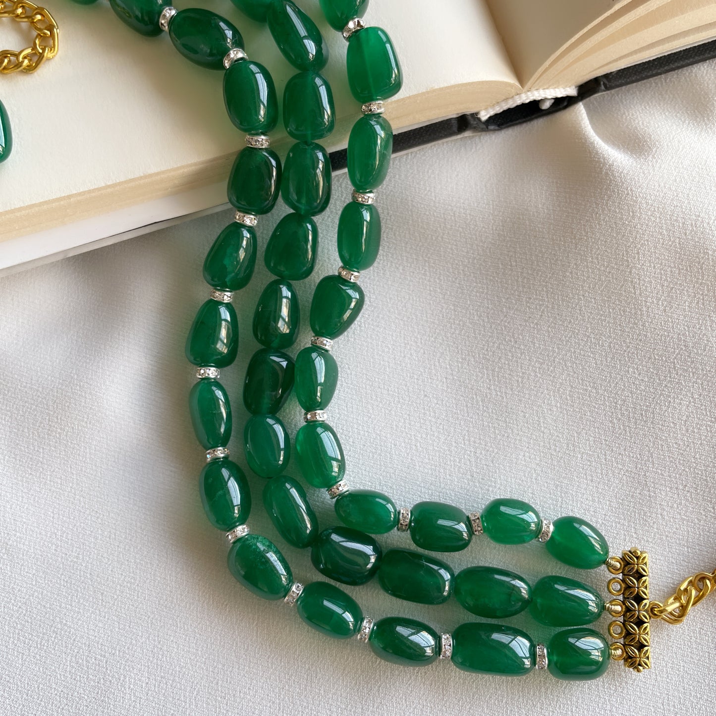 AMY II EMERALD CHOKER